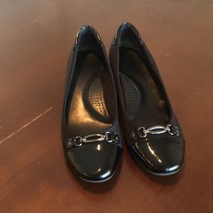 Naturalizer Comfort low wedge heels